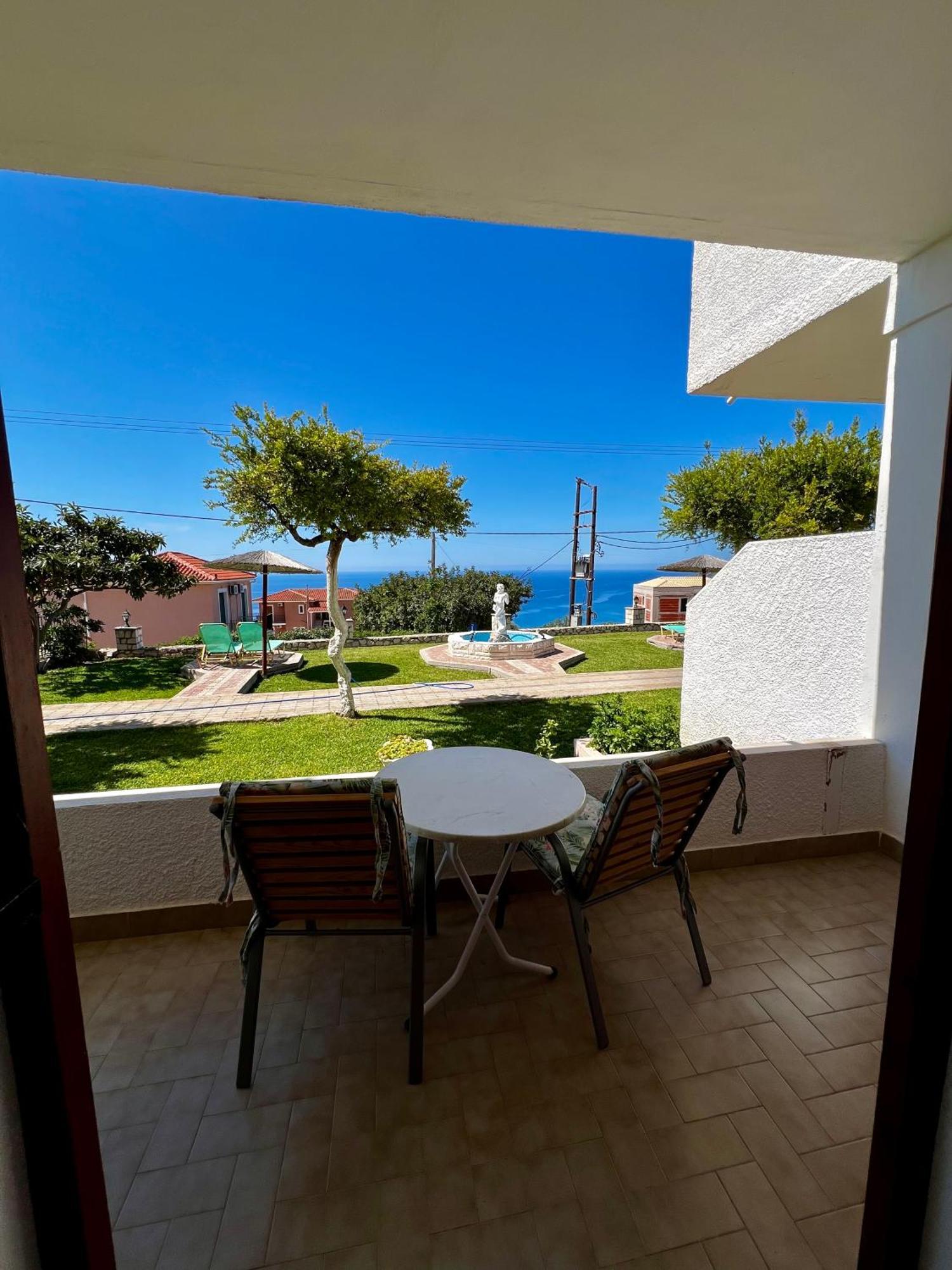 Ocean Front Studios 77 Лурдата Номер фото