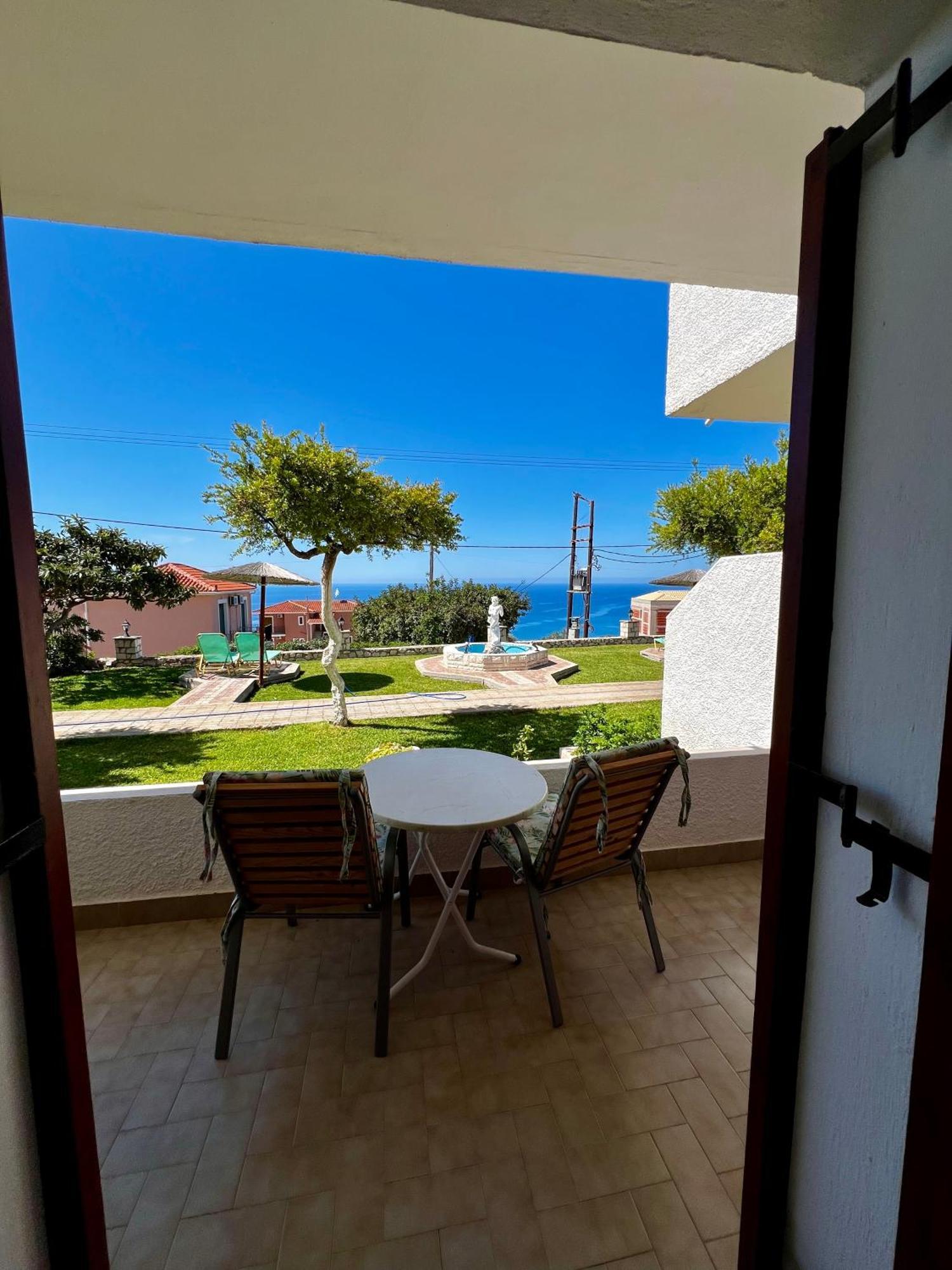 Ocean Front Studios 77 Лурдата Номер фото